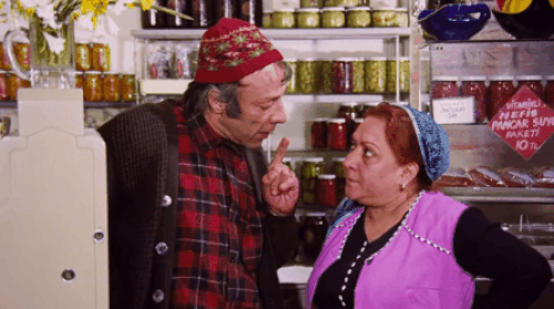 Birbirleriyle küs olan iki insanı barıştırmak.