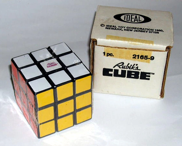 1980 yılında ise "Sihirli Küp" ismi şimdiki bildiğimiz "Rubik Küp" ismi ile değiştirildi.