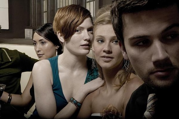 Подобного рода "запретные" отношения являются фантазией большинства из них, но, как выяснилось, на практике часто не очень хорошо отражаются на работе в коллективе.