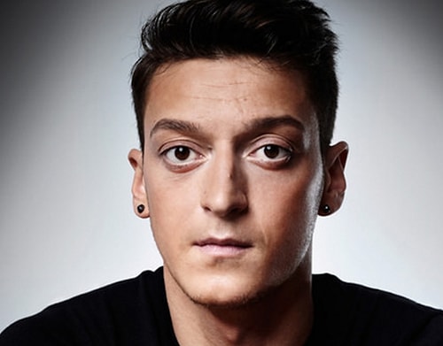 Mesut Özil - Enzo Ferrari (Ferrari'nin kurucusu)