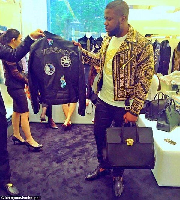 Nijeryalı bir işçinin hayatı boyunca çalışsa dahi kazanamayacağı paranın, bir Versace cekete bir gecede verilmesi Instagram'da işte böyle belgeleniyor.