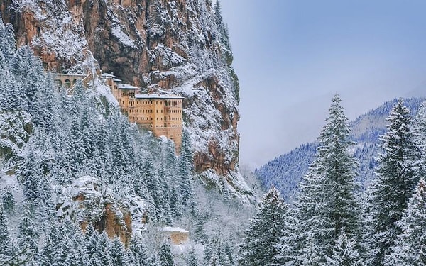 13. Высеченный в скале православный монастырь Сумела - Турция