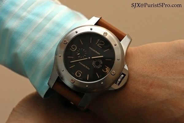 5. Практически любые наручные часы слишком большие для вашего тонкого запястья