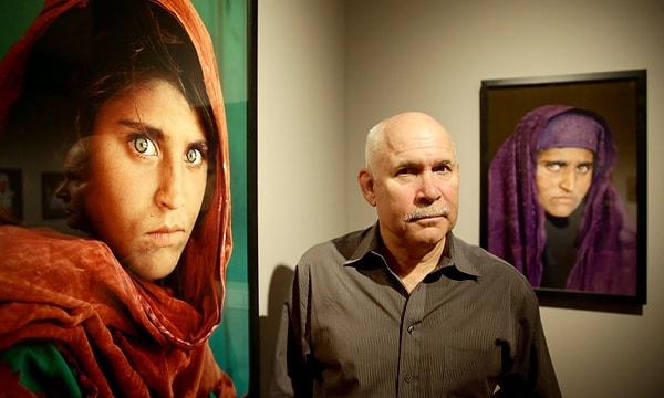 Steve McCurry, 2002 yılının ocak ayında National Geographic ekibiyle Gula'ya ulaşabilmek için yeniden Afganistan'a gitti ve Gula'yı yeniden fotoğraflamayı başardı