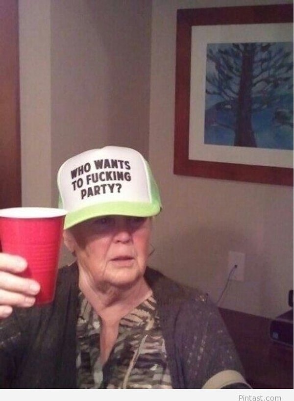 10. На вечеринку идешь? 🎉