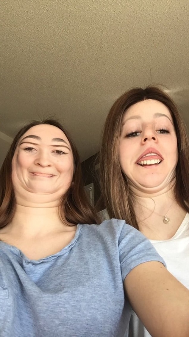 23. Bir anda eski anlarınıza geri dönersiniz. Sanki yıllar geçmemiş, hiçbir şey değişmemiş gibi... 👩❤️💋👩