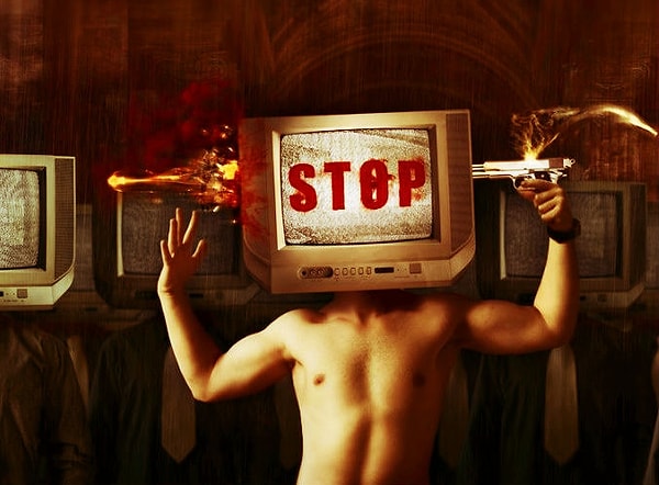 4. У вас слишком много зависимостей, которые забирают ваше время. Алкоголь. Телевизор. Компьютерные игры