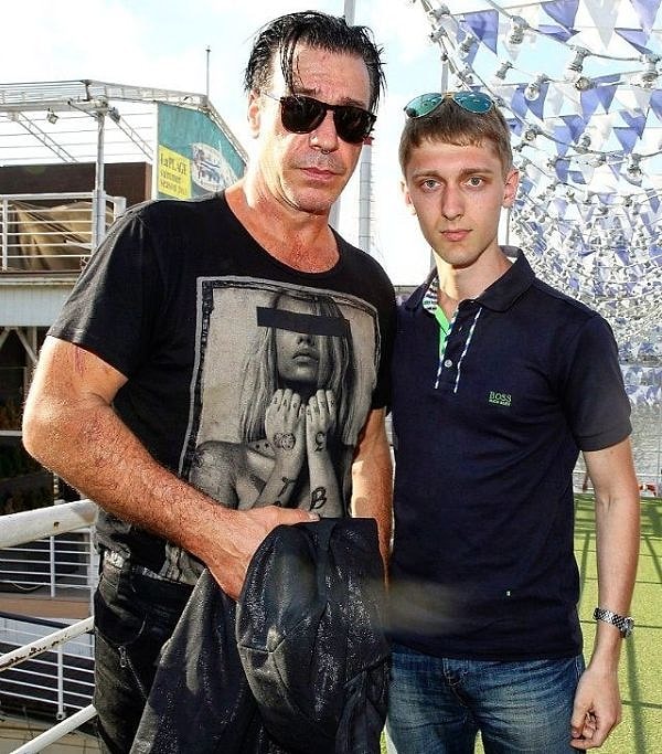 По фото Ивана можно отслеживать, кто еще посетил Москву в 2016 году. Это был и Тилль Линдеманн...