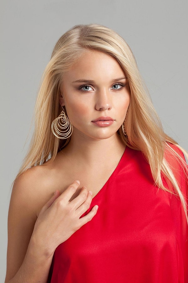 3. Брук Перри