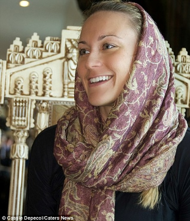 First it was estimated that Cassie needs $198.000 to break the world record. Then sponsors helped with the money.