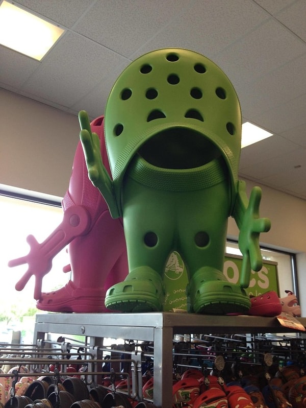 11. Развеселая обувная игрушка.