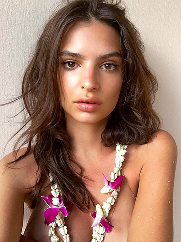 Emily Ratajkowski!