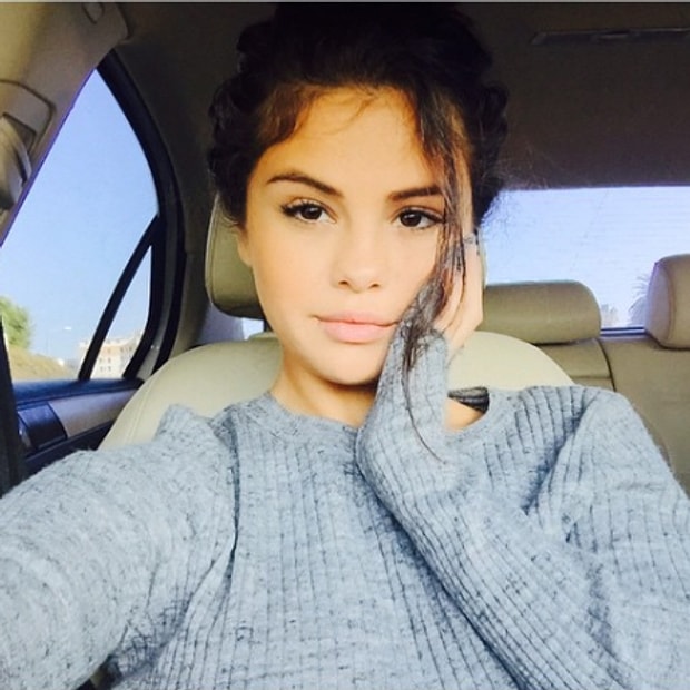 Selena Gomez'in favori sweatshirt'ü ve selfies'si