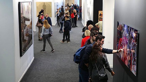 Contemporary Istanbul, 2006 yılından bu yana düzenleniyor ve fuara 20 ülkeden 70 galeri ile 520 sanatçı, 1500’ü aşkın eserle katılıyor.