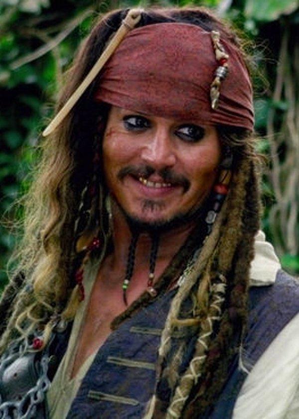 2. "Kaptan" Jack Sparrow (Johnny Depp) - Penelope Cruz