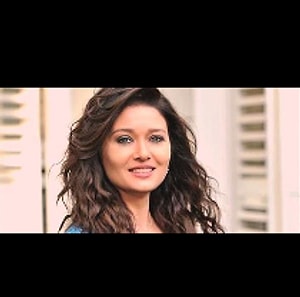 Nurgül Yeşilçay Yazar Profil Resmi