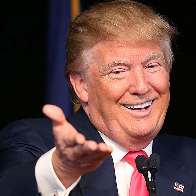 9. Donald Trump'ın saç renginde, küllü sarı içerisinde beyaz balyajlar hakim. Hareketli fönü tercih ediyor ve genellikle tarzını değiştirmiyor.