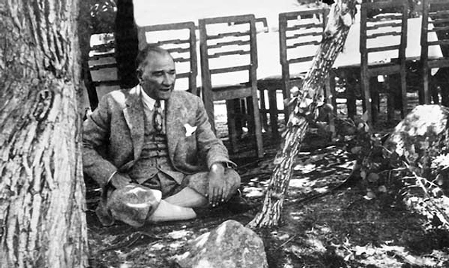Özümüzü kaybettiğimiz, taklitçi bir topluma dönüşmeye başladığımız bir gün.