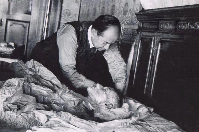 Kapanan o mavi gözlerin bir daha açılmayacağını kabul etmek zorunda olduğumuz bir gün 😞