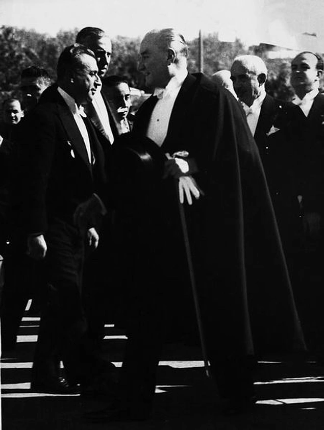 Dünya medyasında, politikasında dimdik duruşumuzun zayıfladığı bir gün.