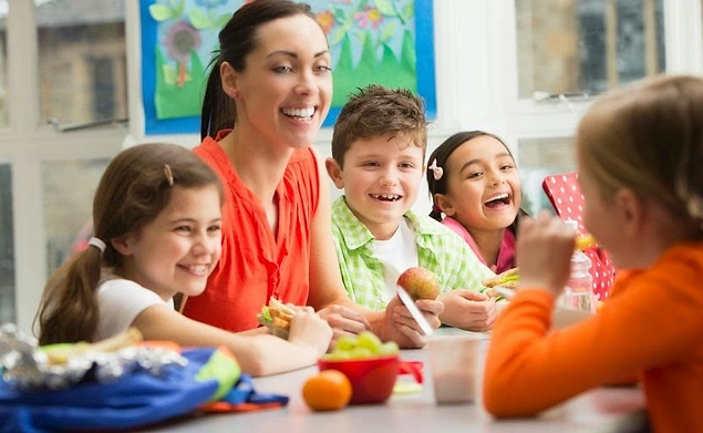 Fin yetkililer klasik müfredatları okullardan tamamen kaldırmayı düşünüyorlar. Artık fizik, matematik, edebiyat, tarih, coğrafya ya da buna benzer herhangi bir ders olmayacak!