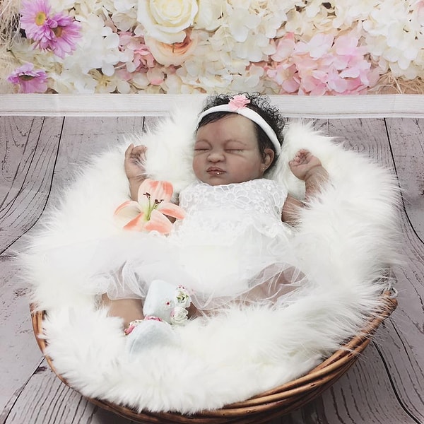 Babyclon позиционирует себя, как "чуть ли не самый лучший производитель силиконовых кукол в мире".