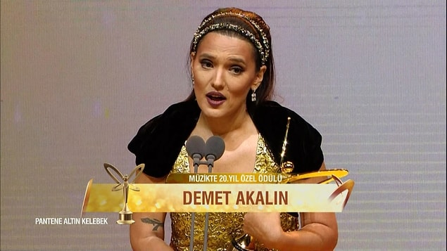 Müzikte 20. yıl özel ödülü: Demet Akalın