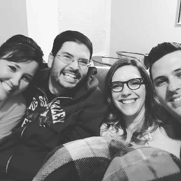 4. Общайтесь с ее друзьями