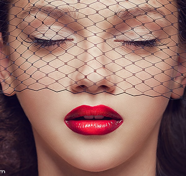 2. Глянцевые помады вместо матовых