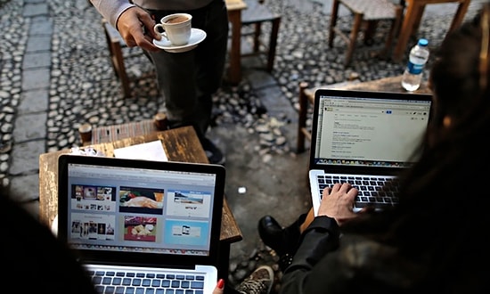 Türkiye İnternette 'Özgür Olmayan Ülke' Kategorisine Düşürüldü