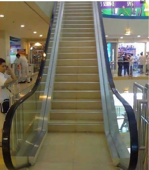 12. Эскалатор, который тоже заботится о вашей физической форме