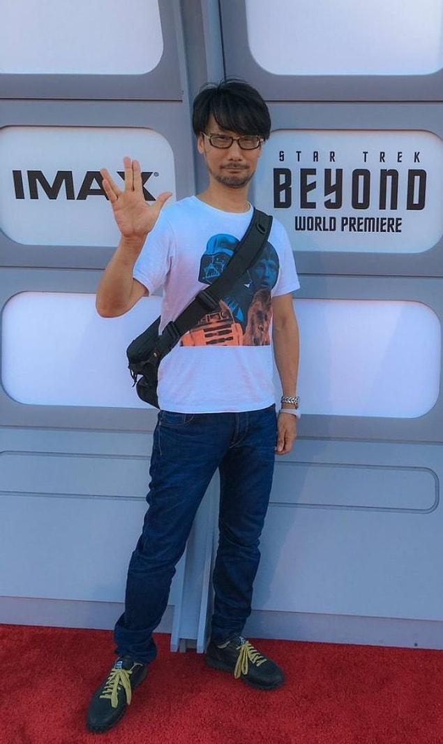 15. When you go to Star Trek World Premiere with Star Wars t-shirt.