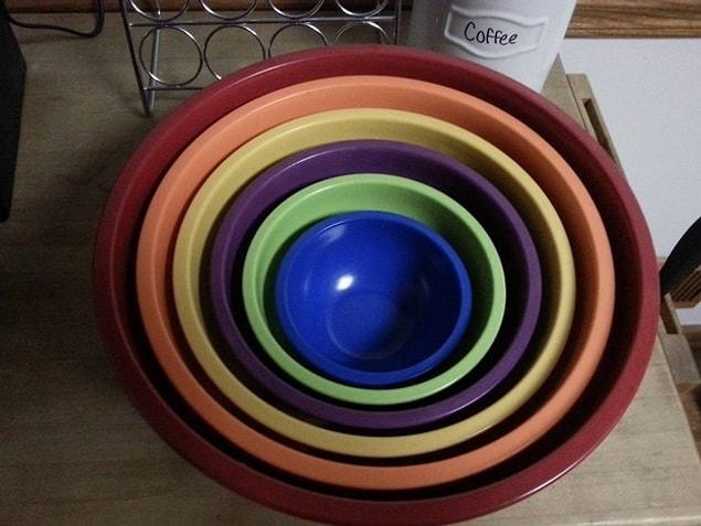 28. These bowls that should have been a rainbow, but decided to be the fucking worst instead.