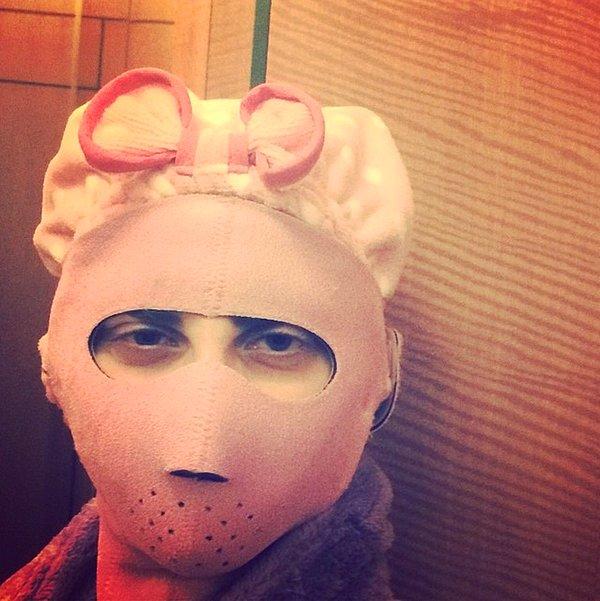 3. Lady Gaga bu ürkütücü şeyi kostüm olarak da giyebilirdi aslında... Ama bu da sadece bir güzellik maskesi!