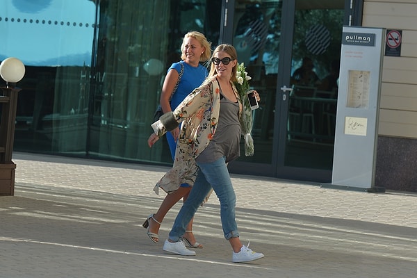 4. В ближайшие дни Ксения покинет ВИП-палату элитной клиники и будет жить в поселке "Горки-8"