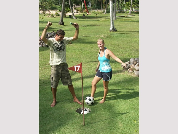 2. Игра в футболгольф