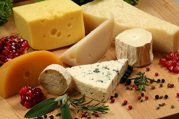 14. Dünyada hırsızlığa en çok konu olan yiyecek peynirdir.