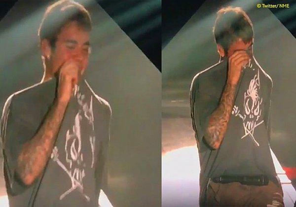 14. Almanya'da konser veren Justin Bieber, "Purpose" şarkısını söylerken göz yaşlarına engel olamadı.