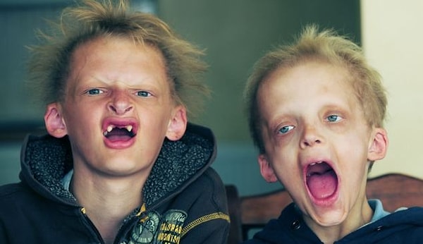 14. Саймон и Джордж Каллены - братья вампиры