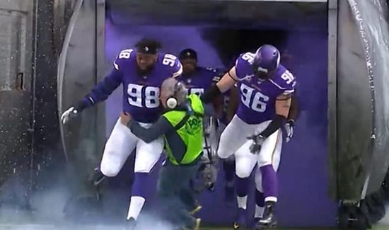 Ses Teknisyeninin Bir Anlık Dalgınlığı Hastanelik Etti!