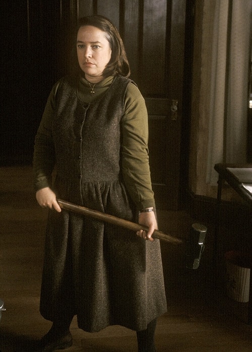 Jack Torrance (Jack Nicholson) - Kathy Bates