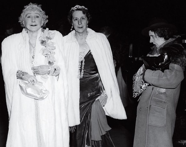 96. "Критик", Виджи (Артур Феллиг), 1943