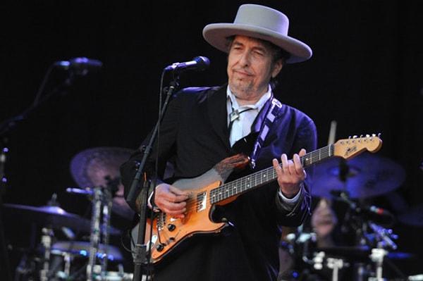 13. Nobel ödüllü efsanevi şarkıcı ve yazar Bob Dylan seneye İsveç'i ziyaret edebilirmiş.