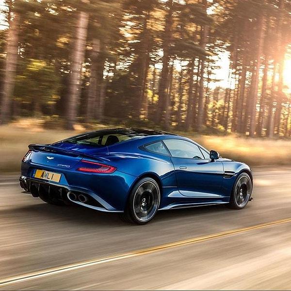 9. Aston Martin - 2.7 milyon takipçi