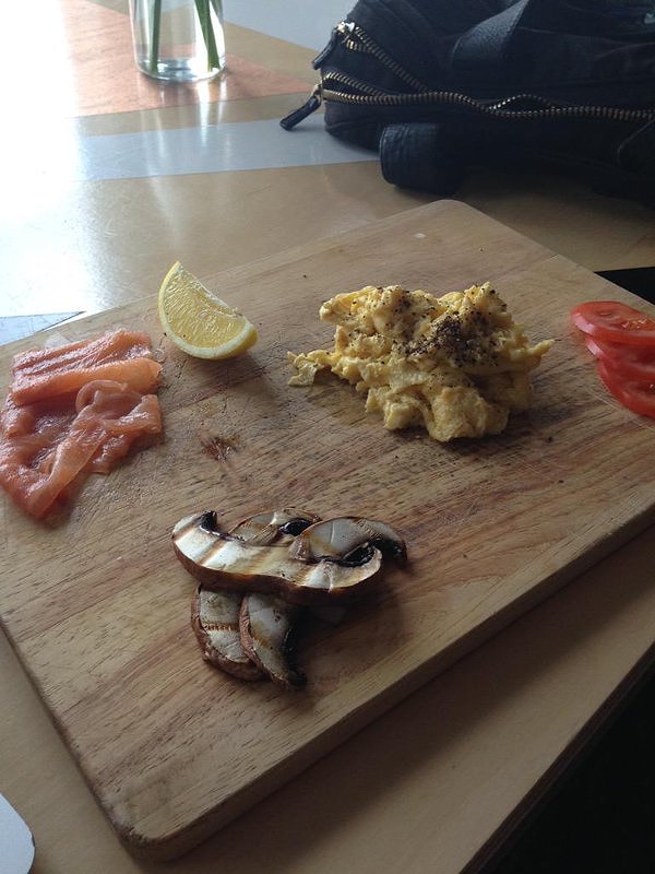 12. Сервировка на разделочной доске