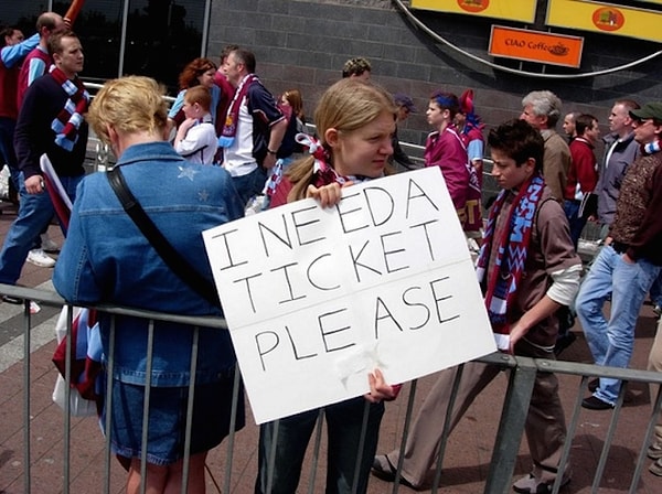 13. Футбольные фанаты