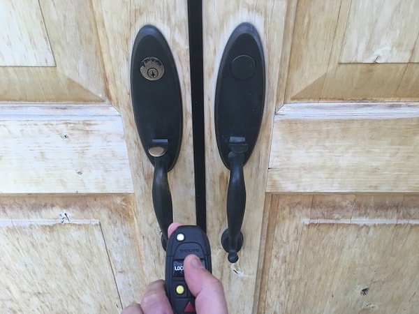 6. "А я помню как-то пыталась открыть дверь свой квартиры брелком сигнализации и еще пыталась дозвониться мужу, набирая номер на микроволновке"