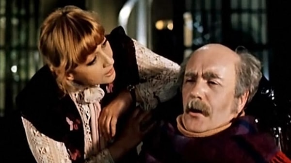 7. При хорошей женщине и мужчина может стать человеком.