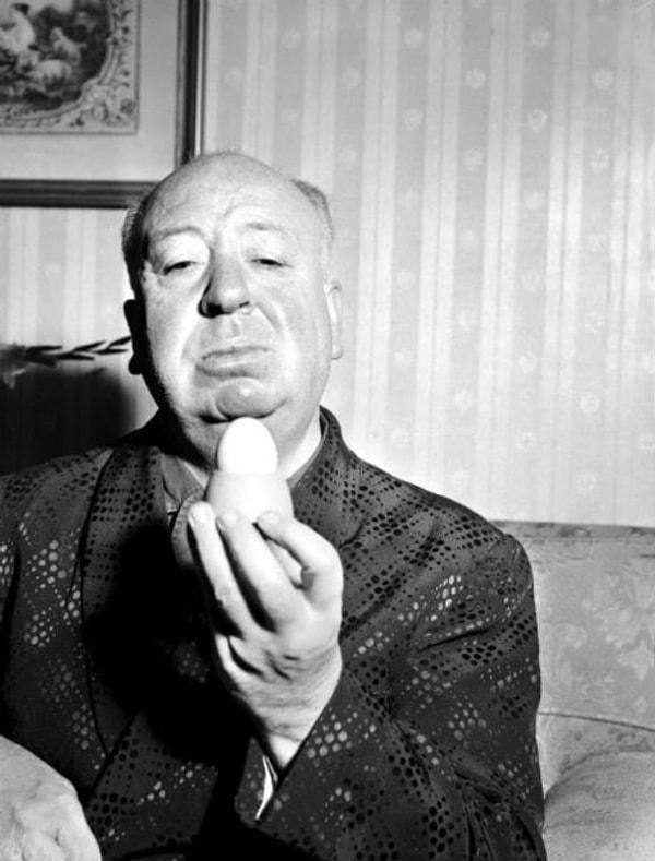 9. Gerilim filmlerinin usta yönetmeni Alfred Hitchcock, içinden ne çıkacağını tam kestiremediğinden, yumurtalardan korkuyormuş.