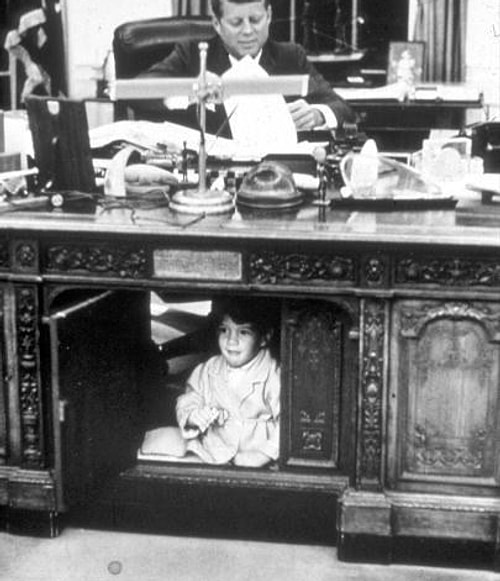 Oval ofis de 1913 yılında William Howard Taft'in talimatıyla kuruldu.